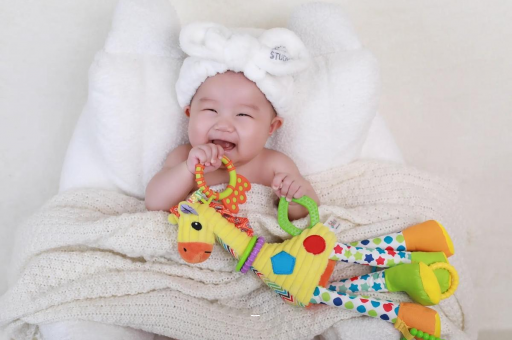 沅江怀孕多久会长痘痘